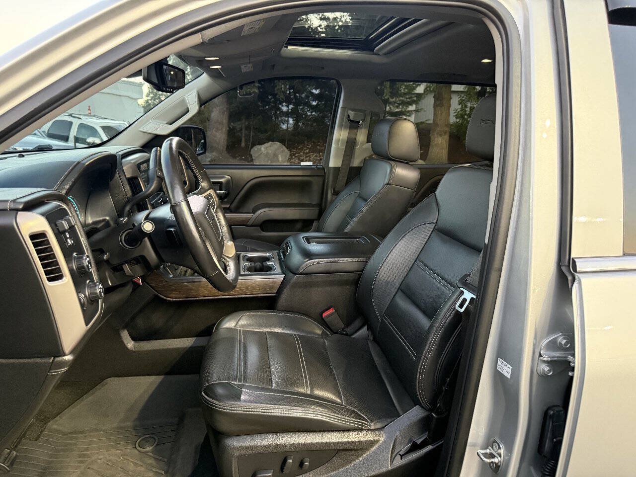 Used 2018 GMC Sierra 1500 Denali AWD/4WD image 17
