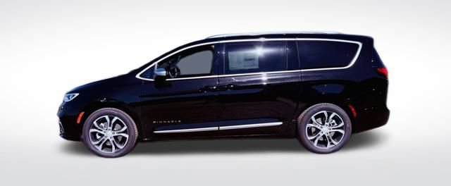 New 2026 Chrysler Pacifica Pinnacle image 4