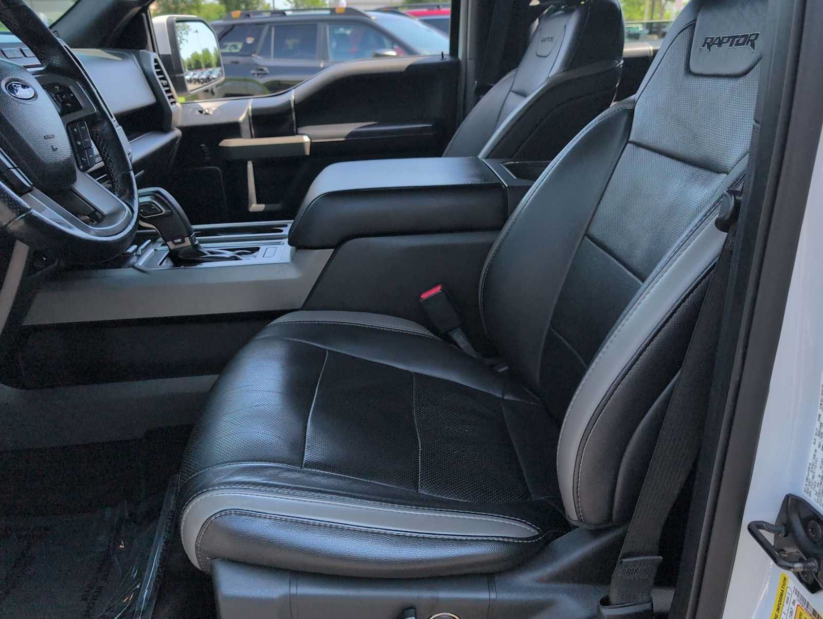 Used 2017 Ford F150 Raptor w/ Equipment Group 802A Luxury AWD/4WD image 16