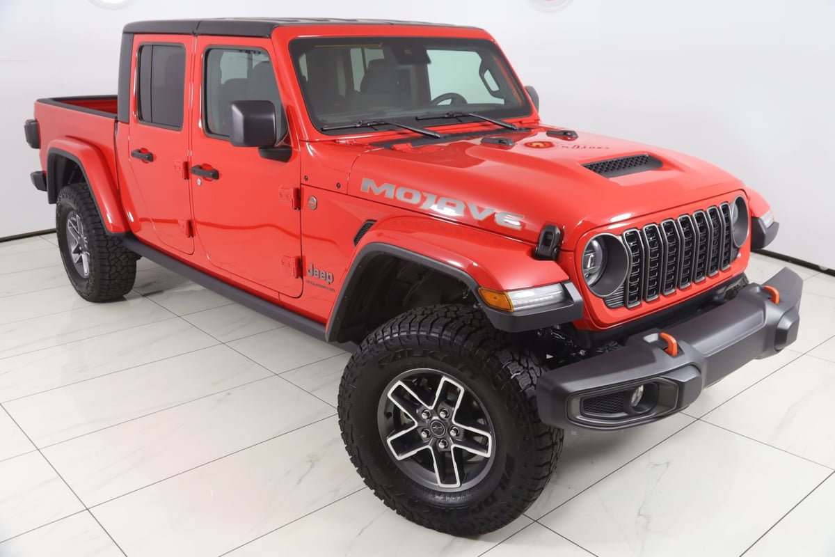 Used 2025 Jeep Gladiator Mojave image 17
