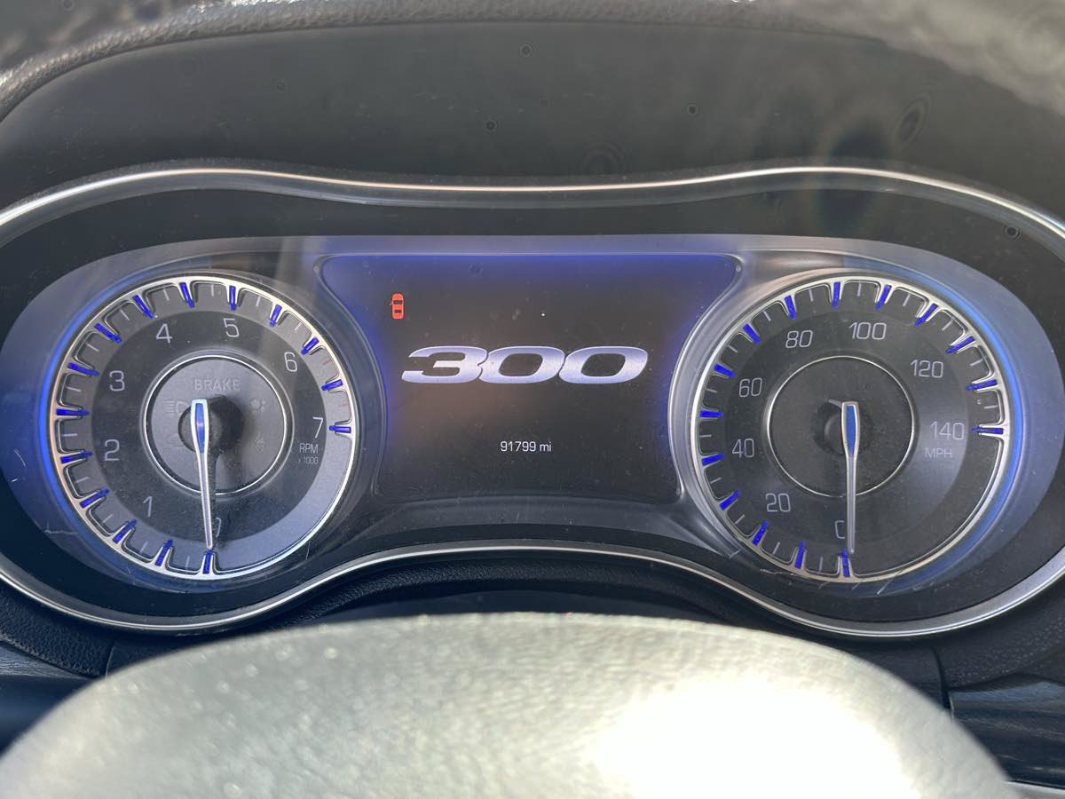 Used 2019 Chrysler 300 Touring w/ Sport Appearance Package RWD image 17