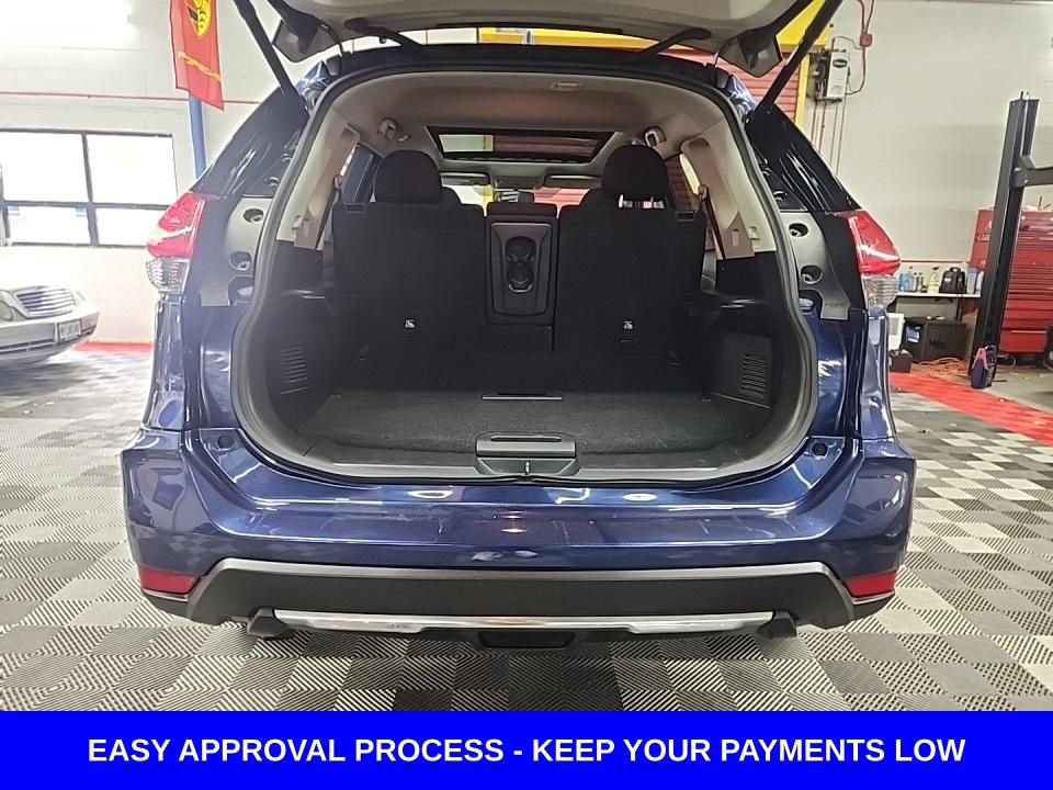 Used 2018 Nissan Rogue SV w/ Sun & Sound Touring Package image 7
