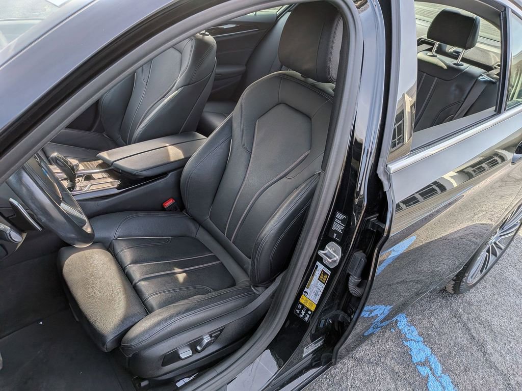 Used 2019 BMW 540i xDrive w/ Convenience Package image 8