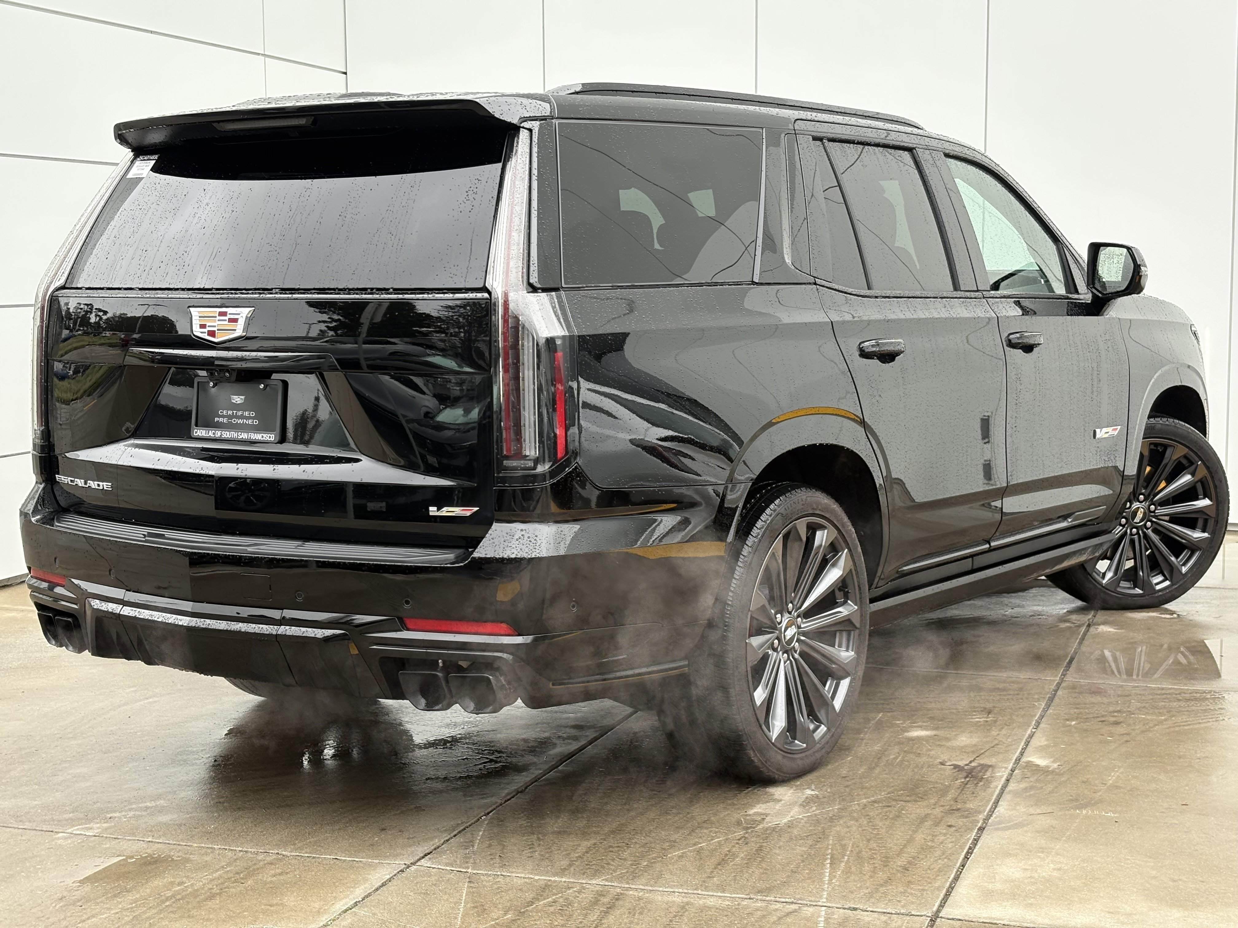 Used 2025 Cadillac Escalade V AWD/4WD image 7