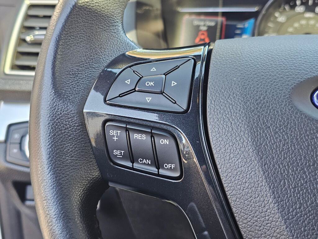 Used 2017 Ford Explorer XLT w/ Equipment Group 202A AWD/4WD image 32