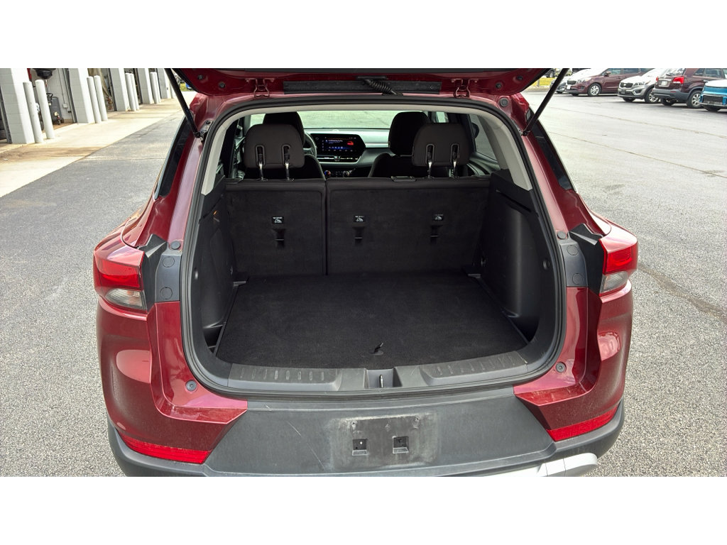 Used 2025 Chevrolet TrailBlazer LT AWD/4WD image 9