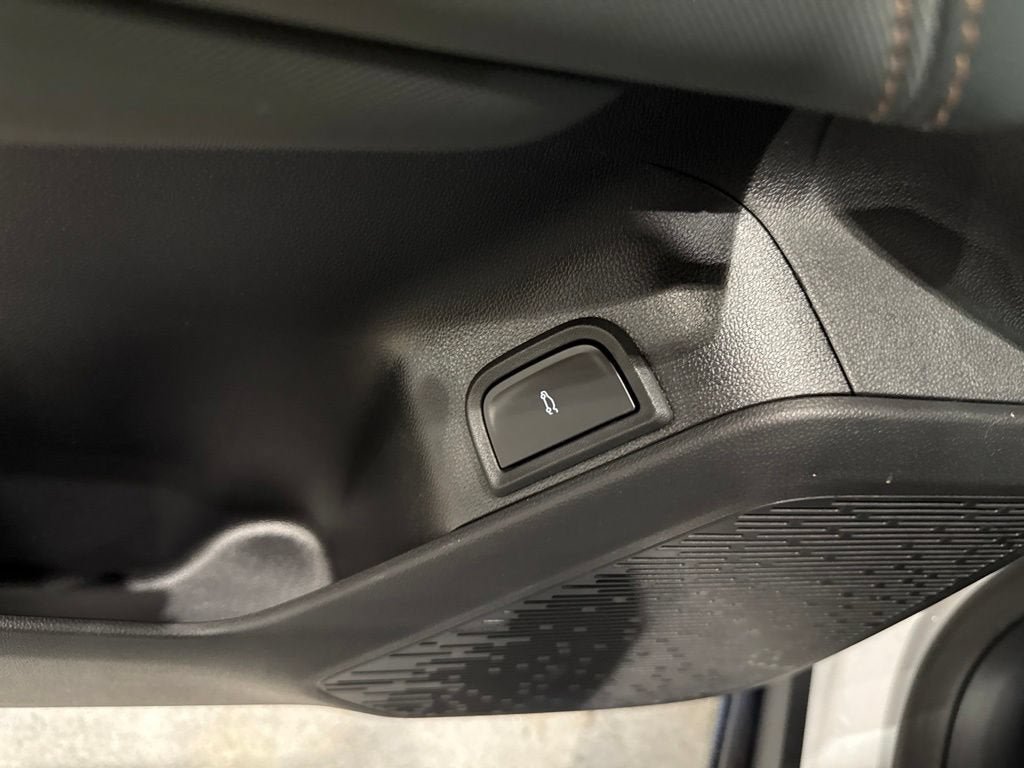 New 2026 GMC Terrain AT4 w/ LPO, Floor Liner Package AWD/4WD image 24