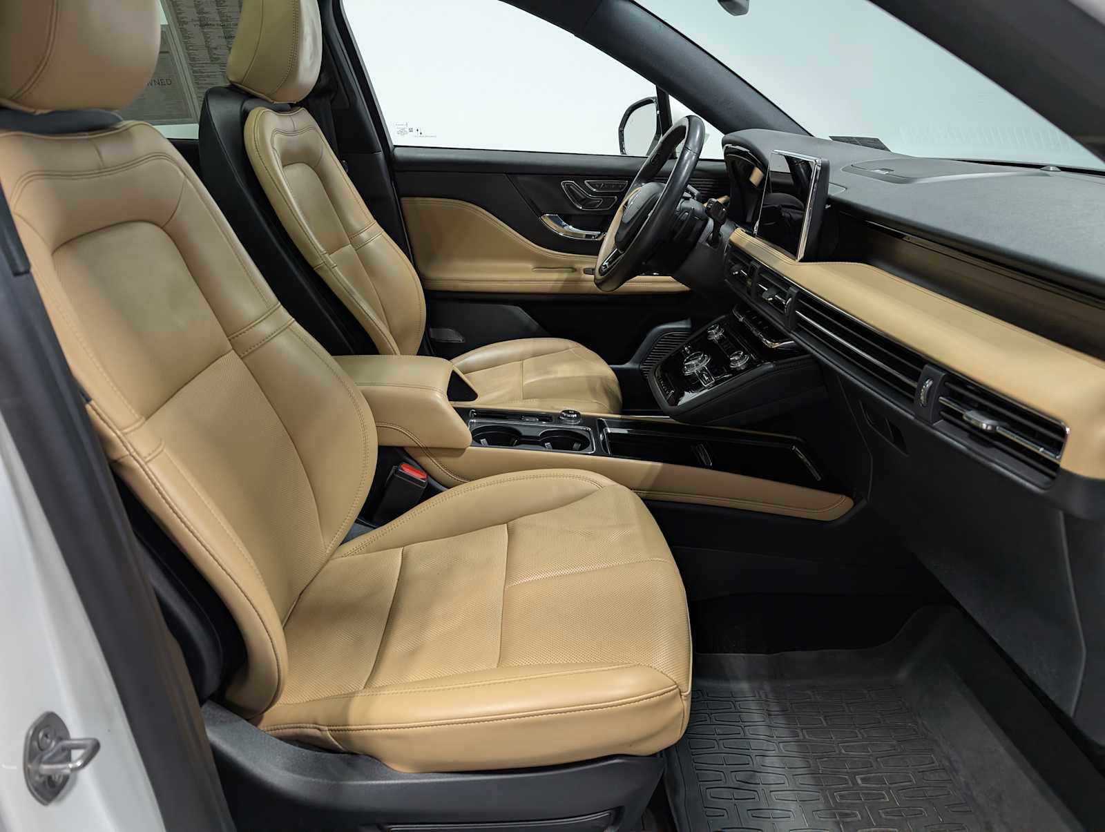 Certified 2022 Lincoln Corsair Reserve image 42