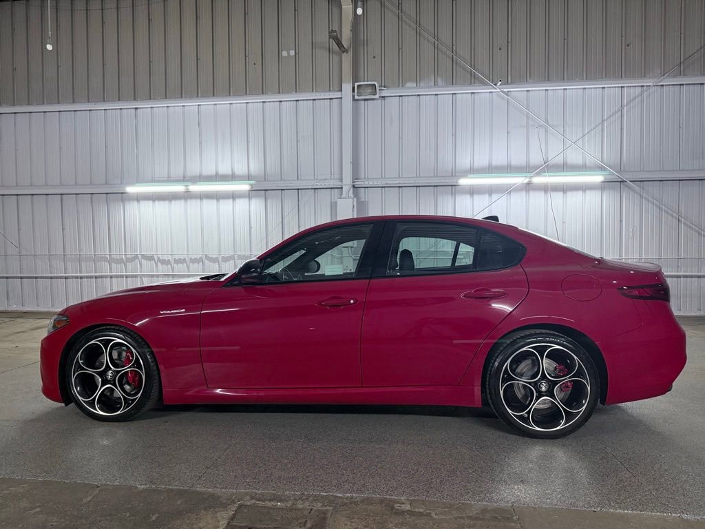 Used 2022 Alfa Romeo Giulia Veloce image 15