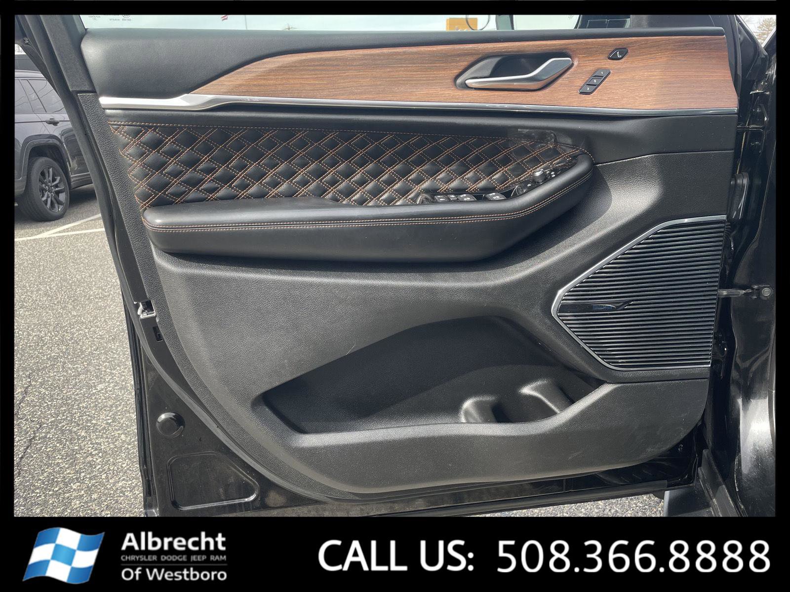 Used 2023 Jeep Grand Cherokee Summit w/ Adv Protech Group IV image 11