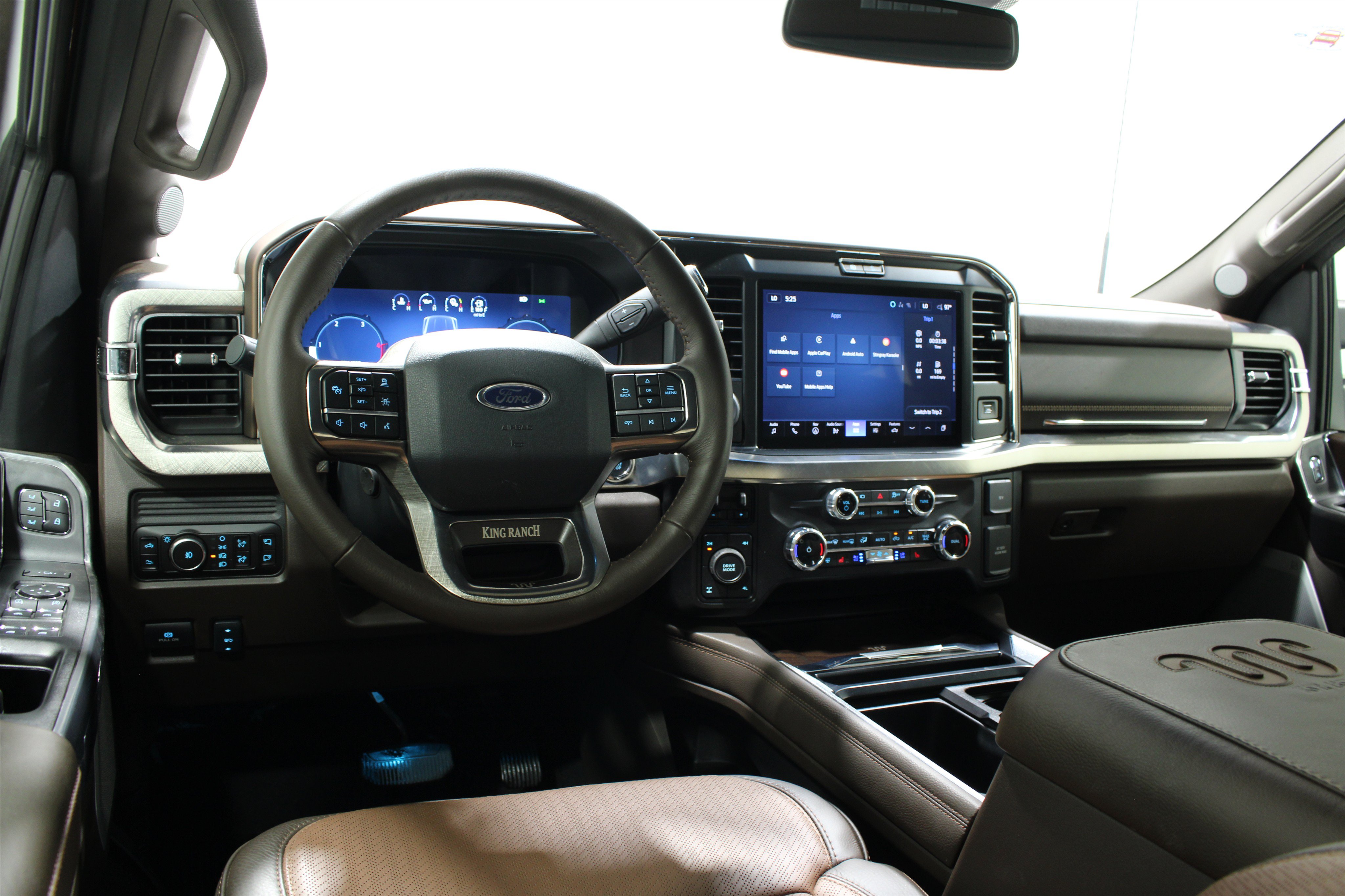 Used 2026 Ford F250 King Ranch w/ Chrome Package AWD/4WD image 2