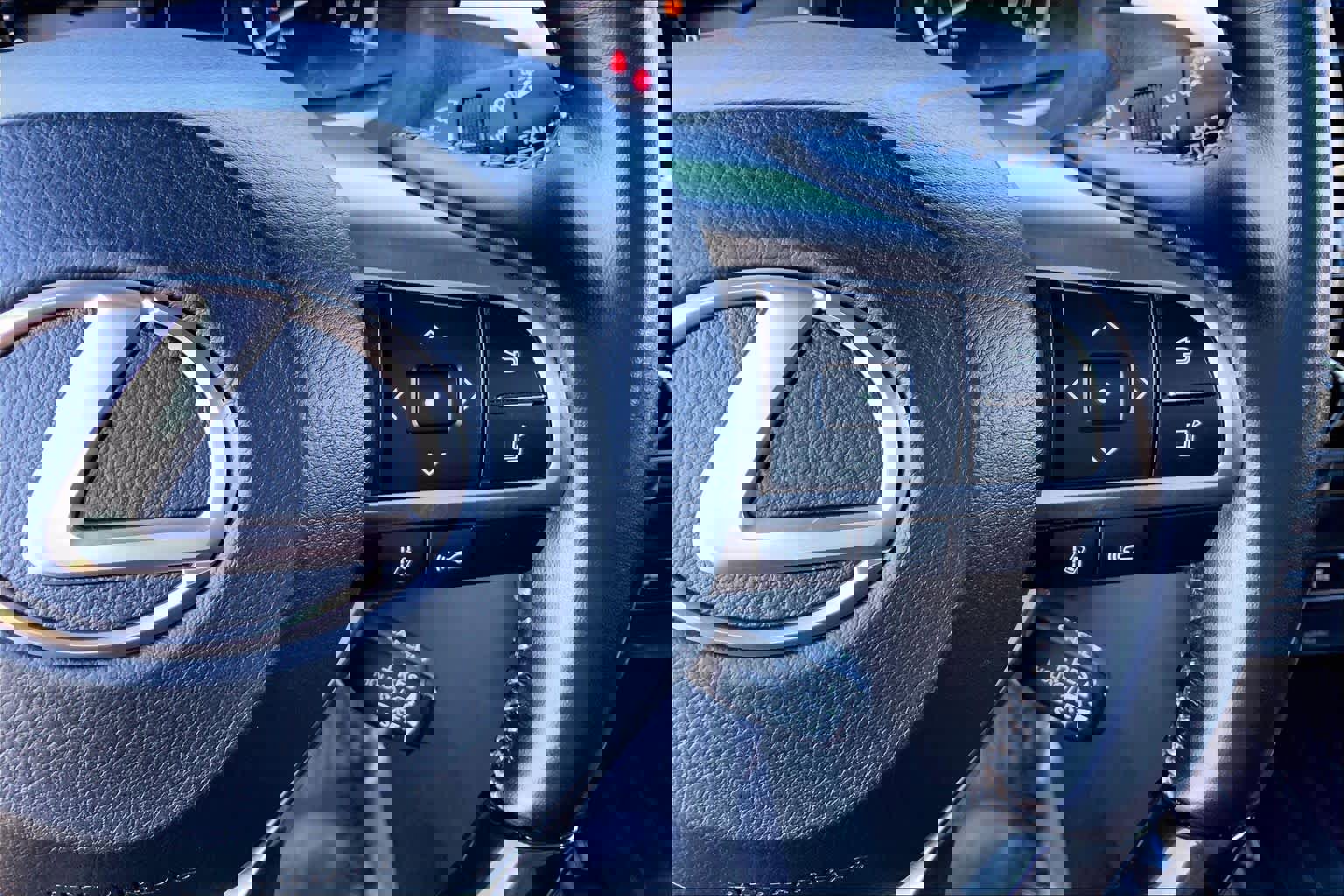 Used 2023 Lexus GX 460 Premium w/ Accessory Package image 25