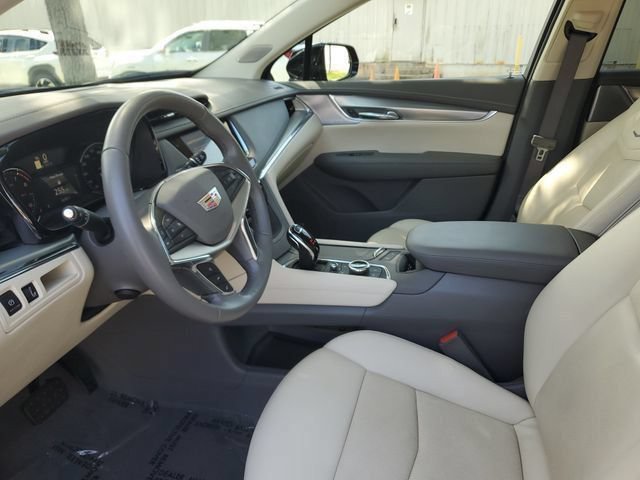 Used 2021 Cadillac XT5 Premium Luxury w/ LPO, Premium Carpet Package FWD image 23