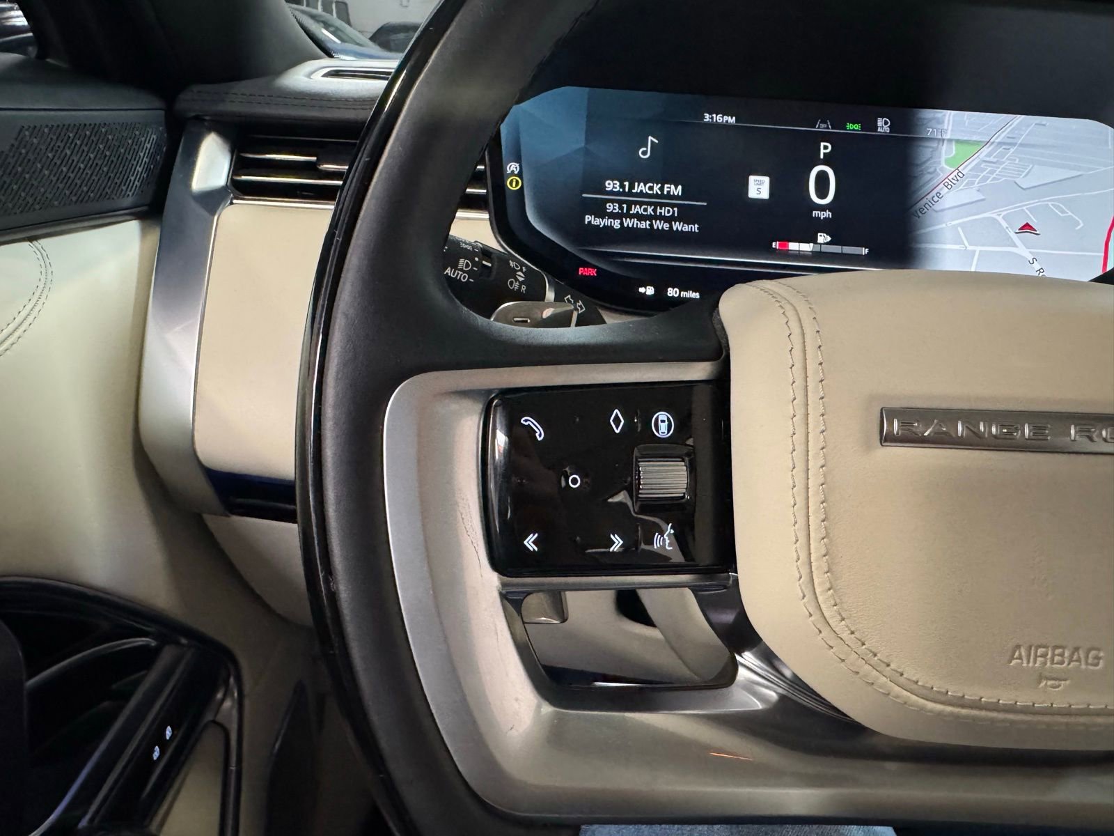 Used 2025 Land Rover Range Rover Long Wheelbase Autobiography image 32