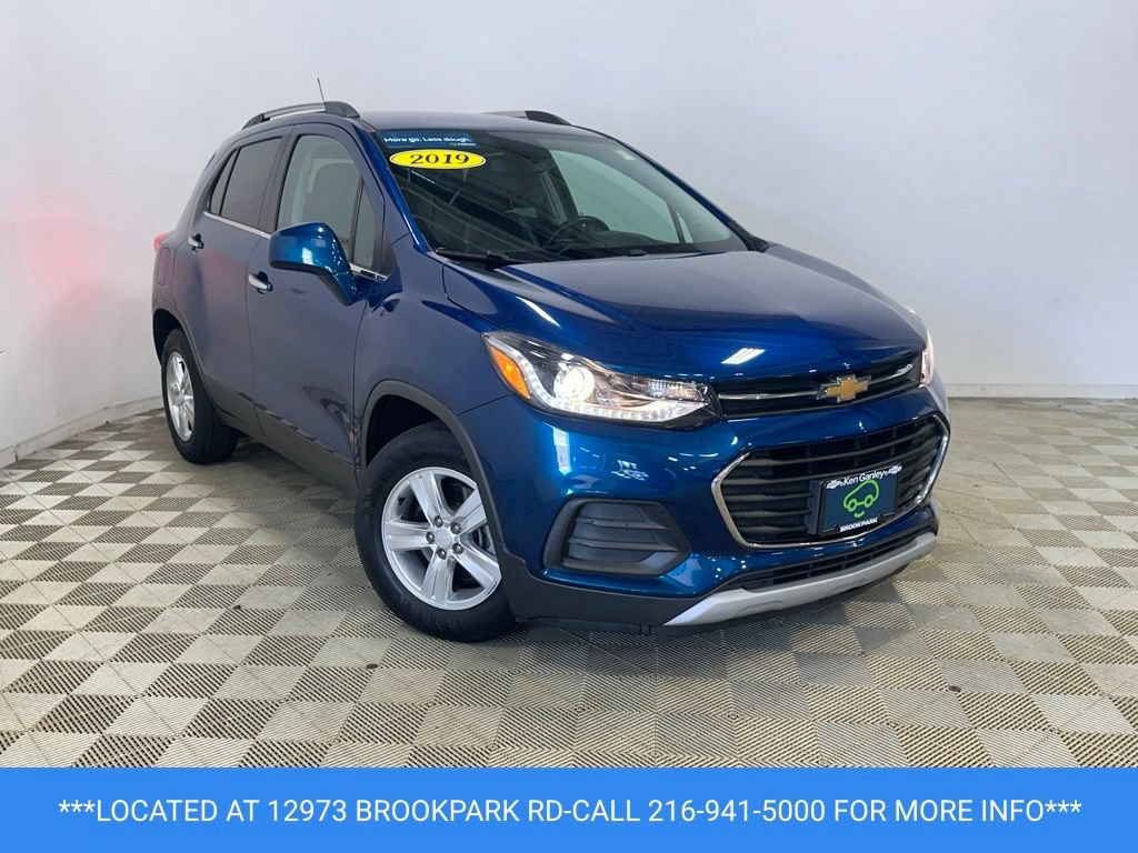 Certified 2019 Chevrolet Trax LT w/ LT Convenience Package FWD image 3