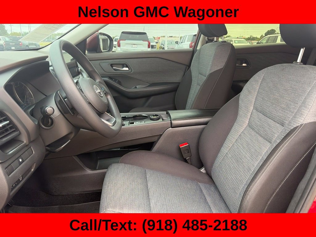 Used 2023 Nissan Rogue SV AWD/4WD image 11