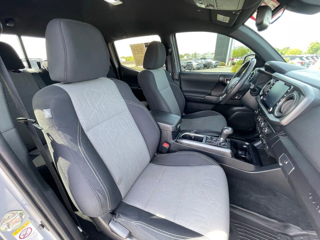 Used 2020 Toyota Tacoma TRD Sport w/ Technology Package image 30