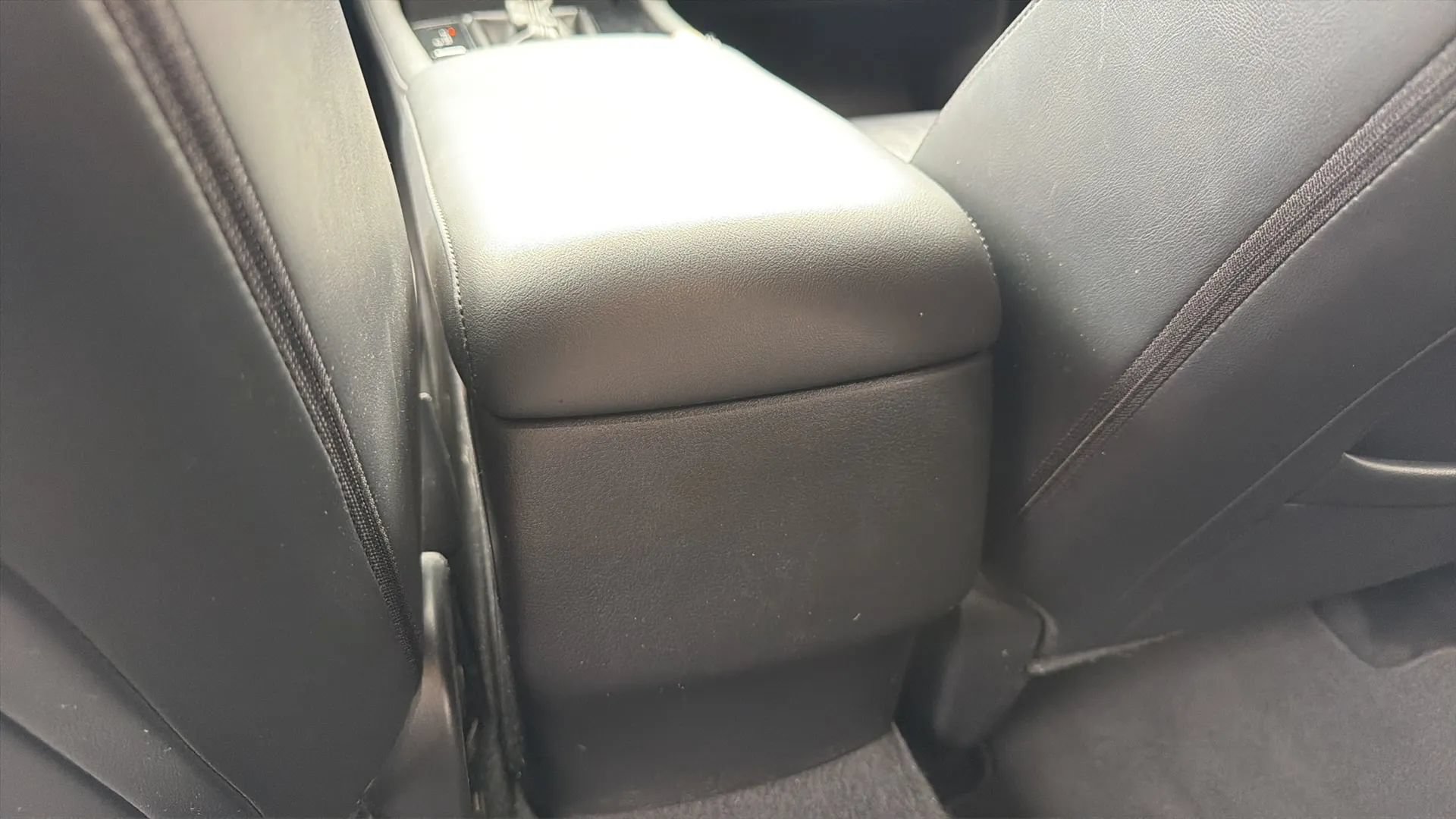 Used 2019 MAZDA MAZDA3 Hatchback w/ Premium Package FWD image 18
