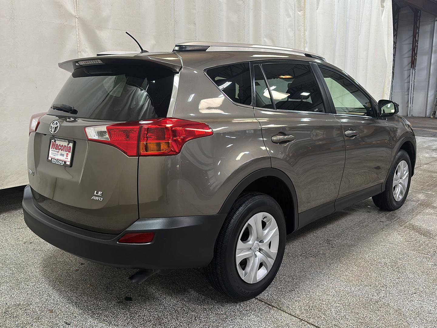 Used 2015 Toyota RAV4 LE AWD/4WD image 5
