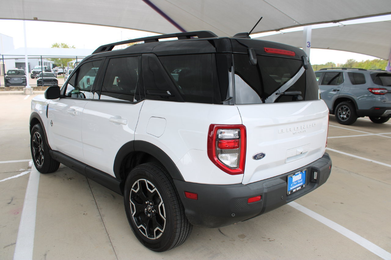 Used 2025 Ford Bronco Sport Outer Banks AWD/4WD image 3