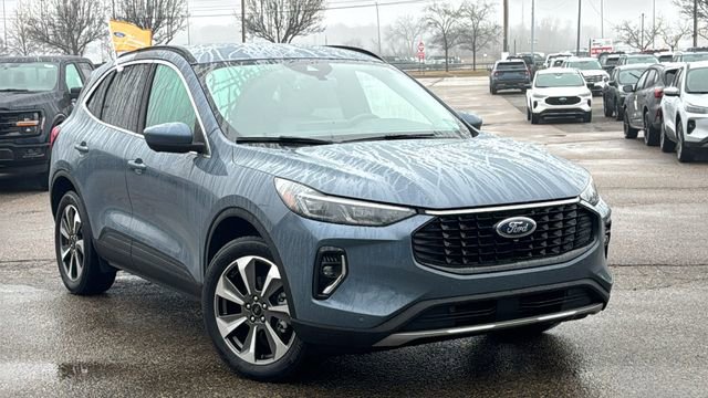 Certified 2023 Ford Escape Platinum image 2