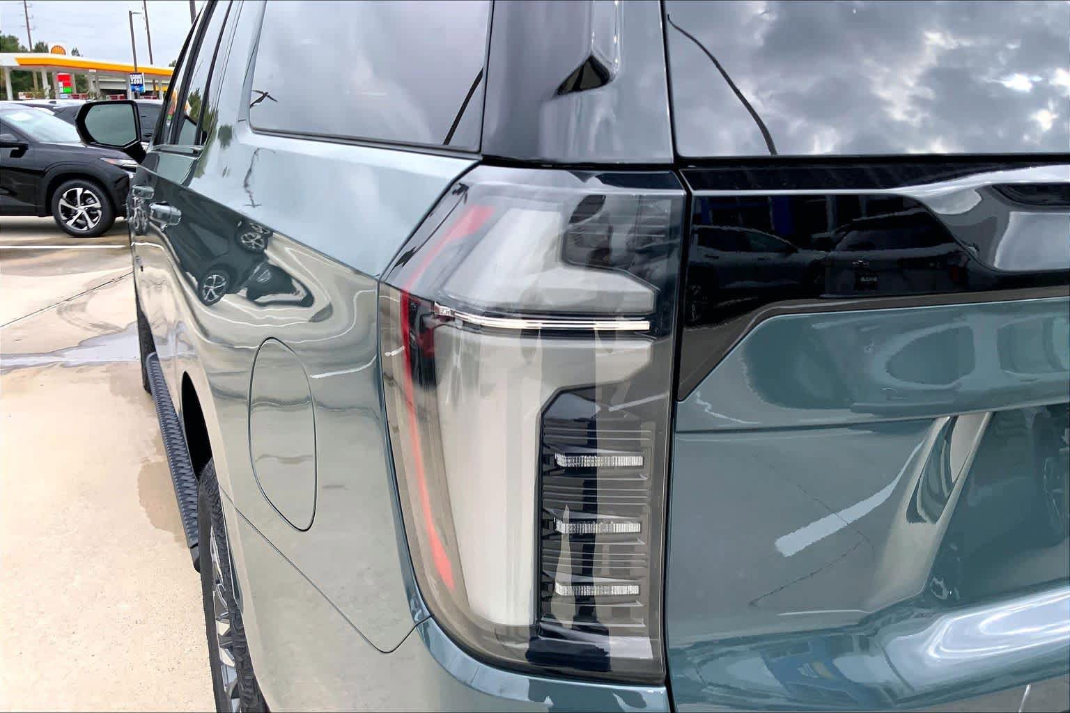 New 2026 Chevrolet Suburban Z71 AWD/4WD image 14