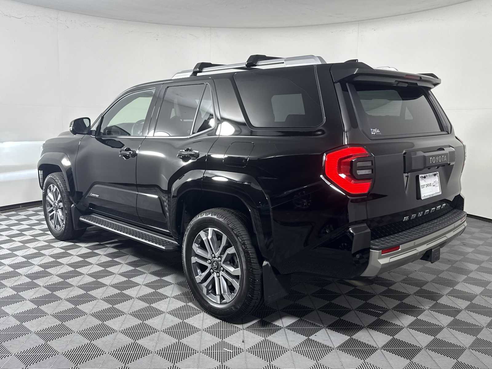 Used 2025 Toyota 4Runner Limited image 5