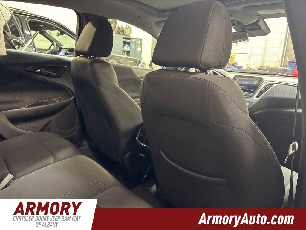 Used 2023 Chevrolet Malibu LT image 32