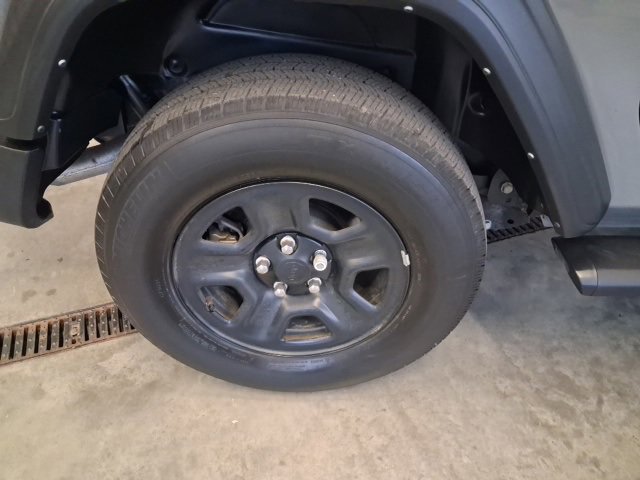 Used 2022 Jeep Wrangler Sport image 28