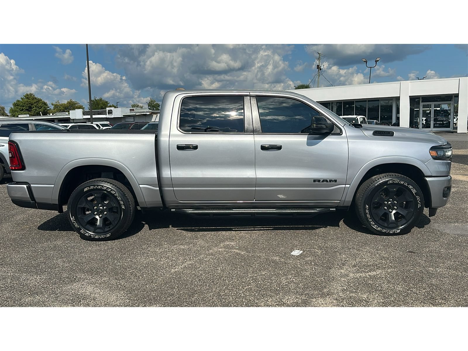 Used 2025 RAM 1500 Big Horn AWD/4WD image 7