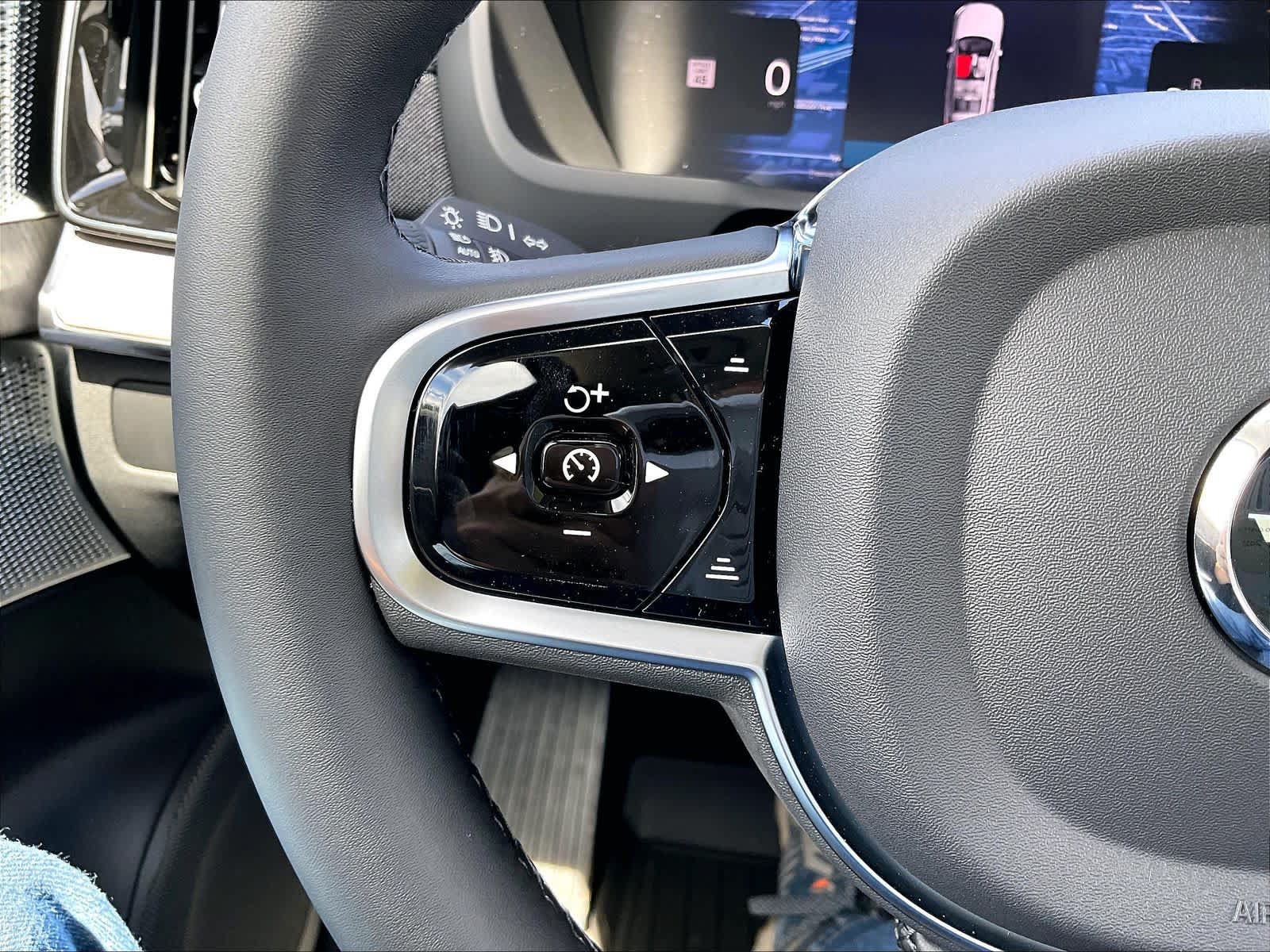 New 2027 Volvo XC90 B6 Ultra AWD/4WD image 17
