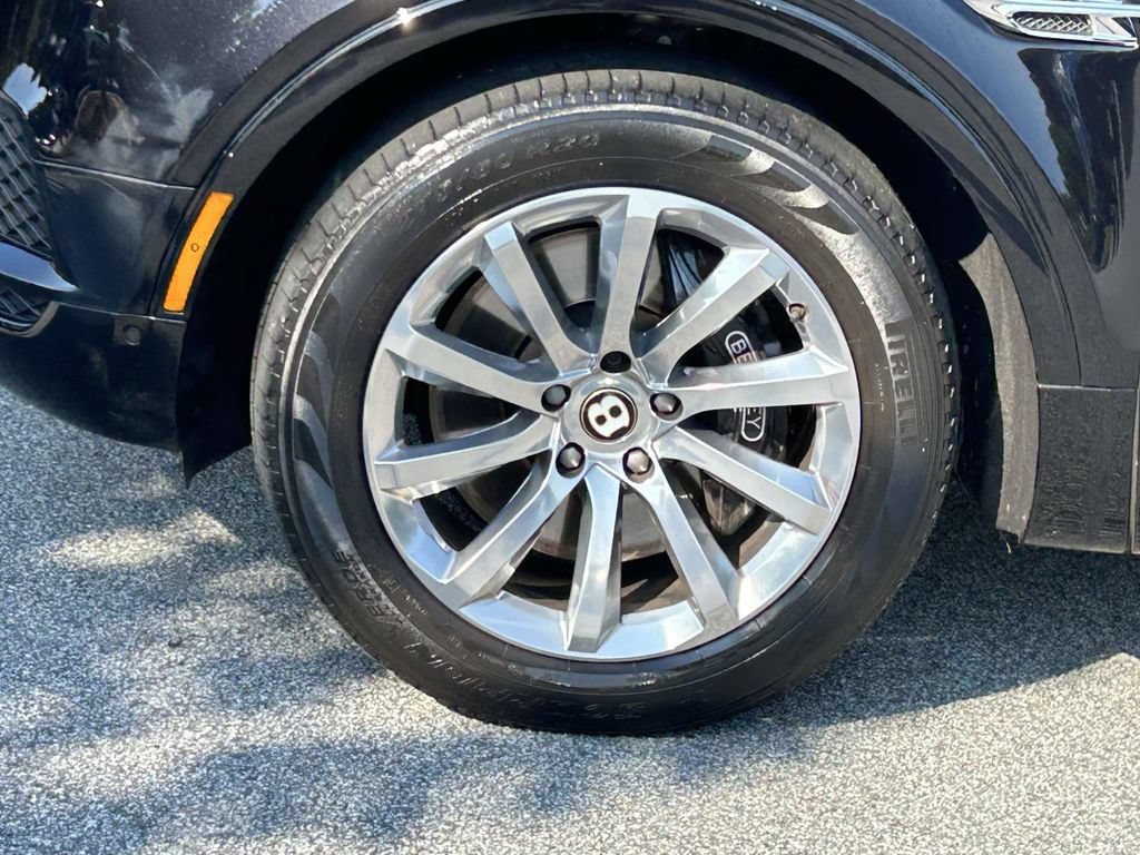 Used 2019 Bentley Bentayga AWD/4WD image 10