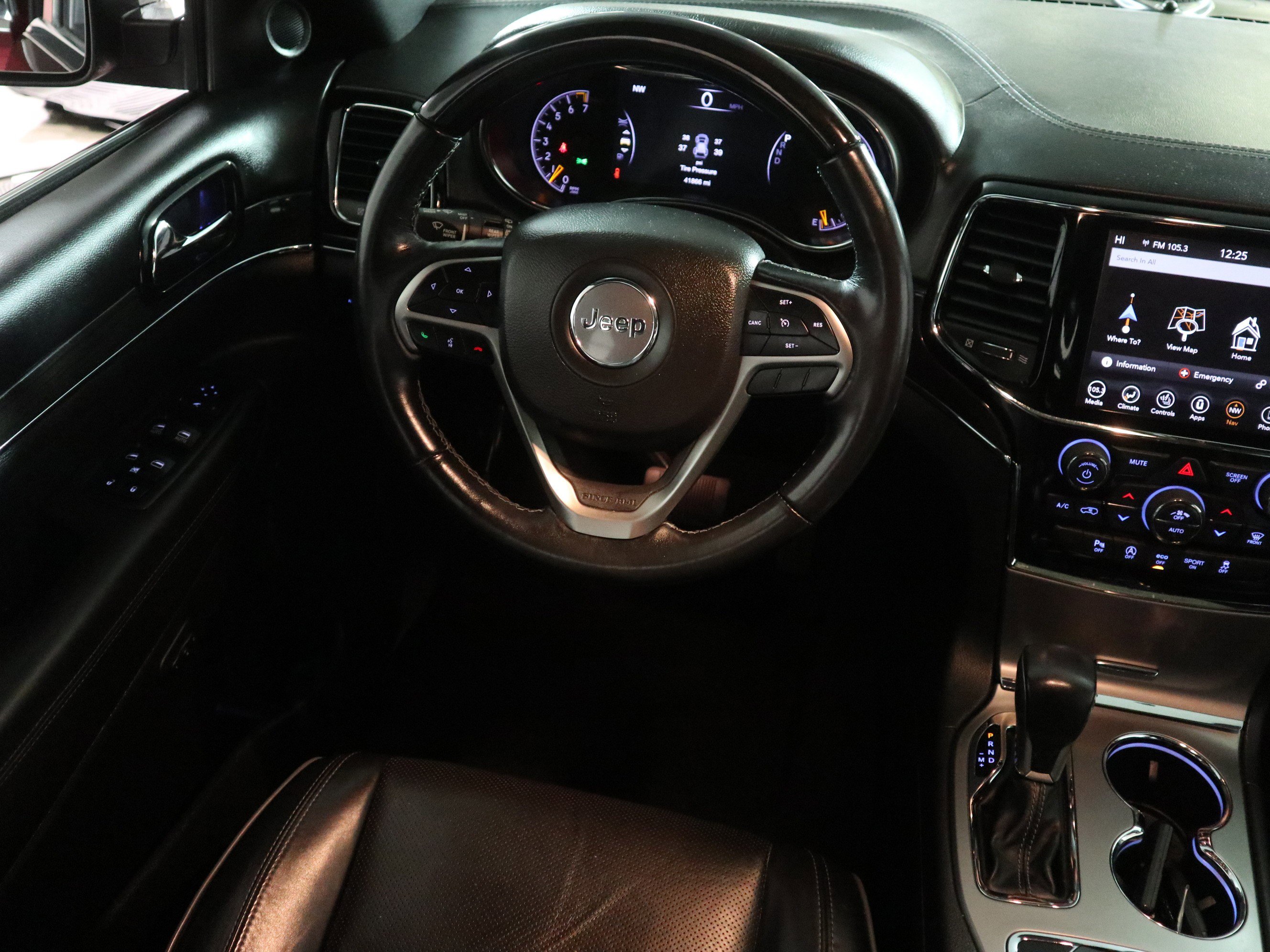 Used 2020 Jeep Grand Cherokee Overland image 16