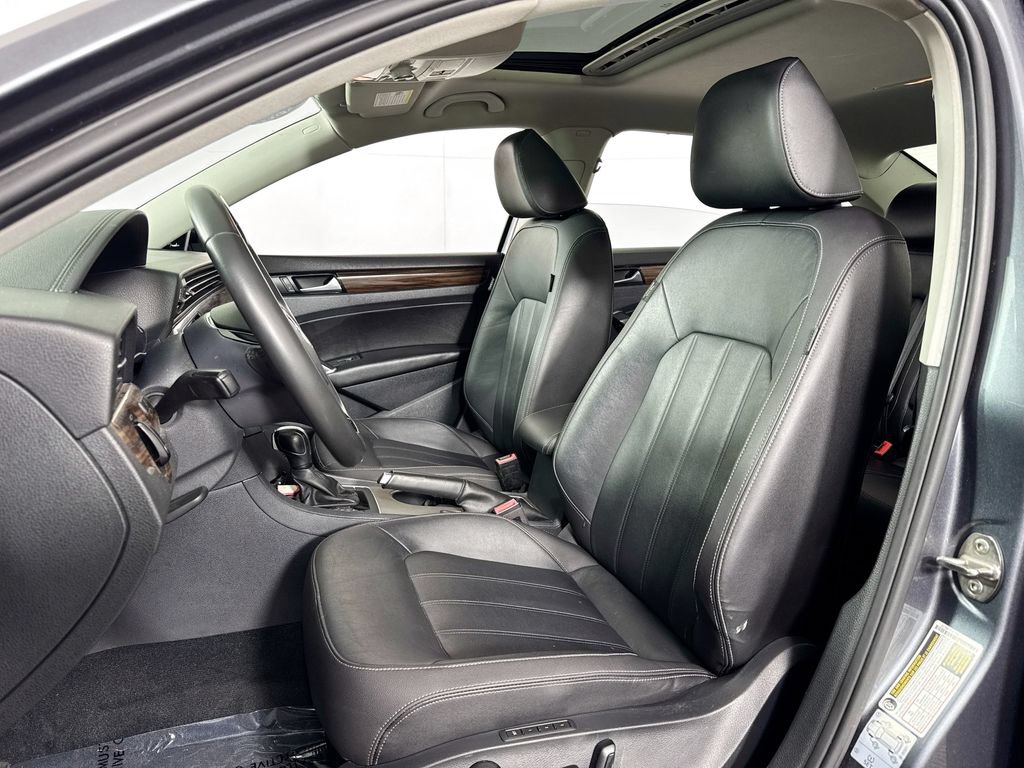 Used 2022 Volkswagen Passat 2.0T FWD image 27