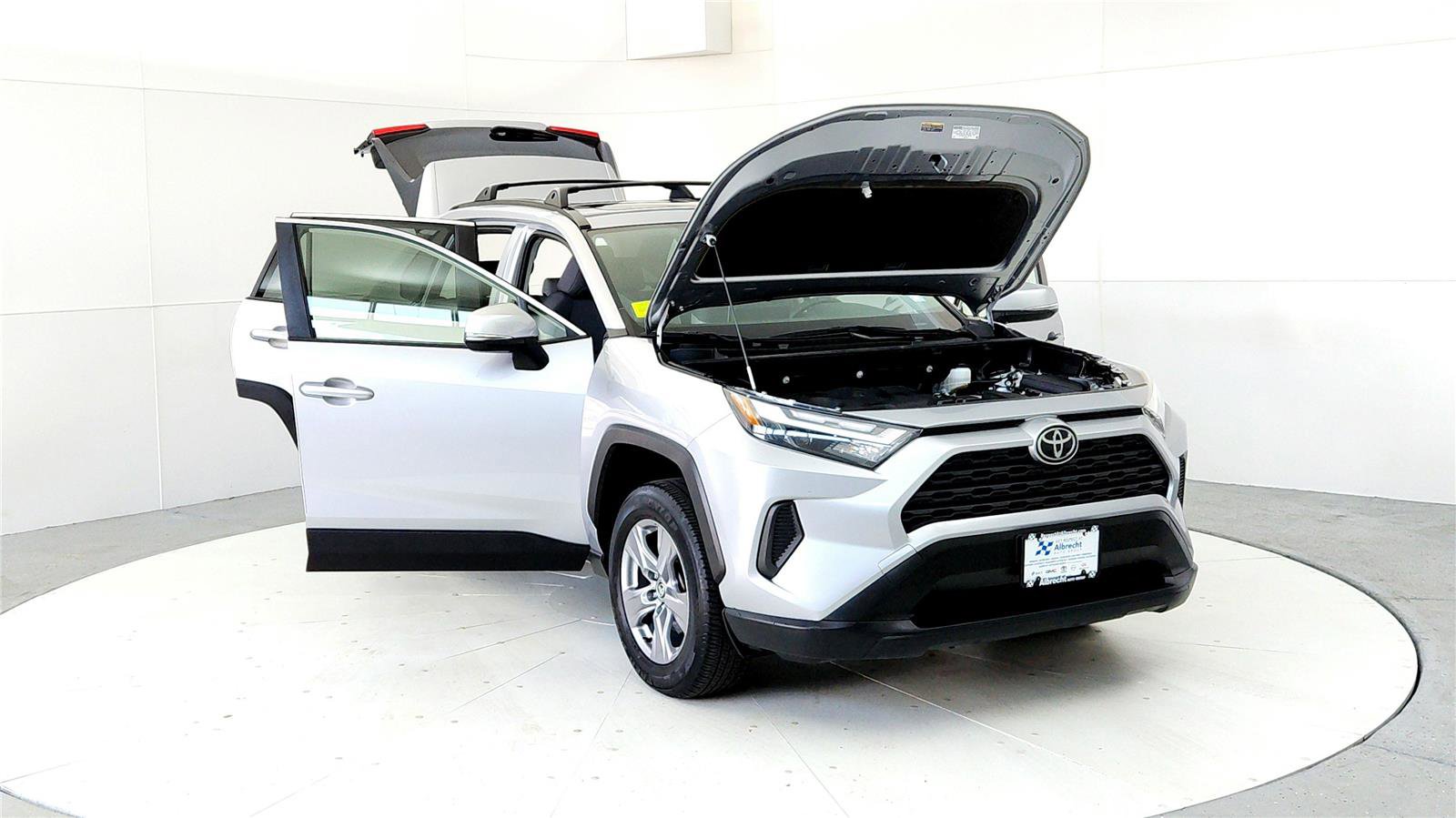 Used 2023 Toyota RAV4 XLE w/ Convenience Package image 9