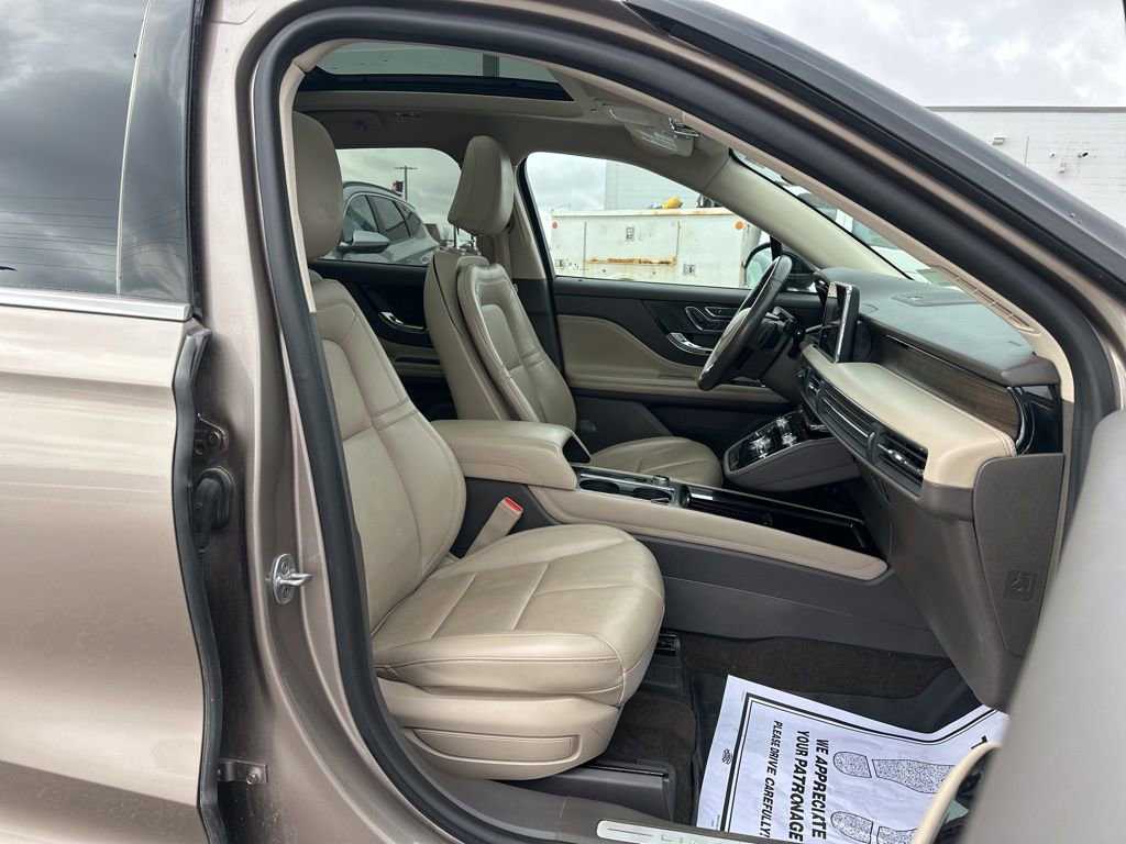 Used 2021 Lincoln Corsair Reserve image 21