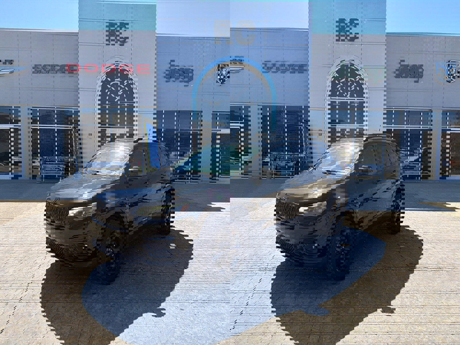 Used 2020 Jeep Cherokee Latitude Plus image 4