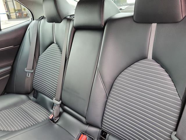 Used 2023 Toyota Camry SE image 9