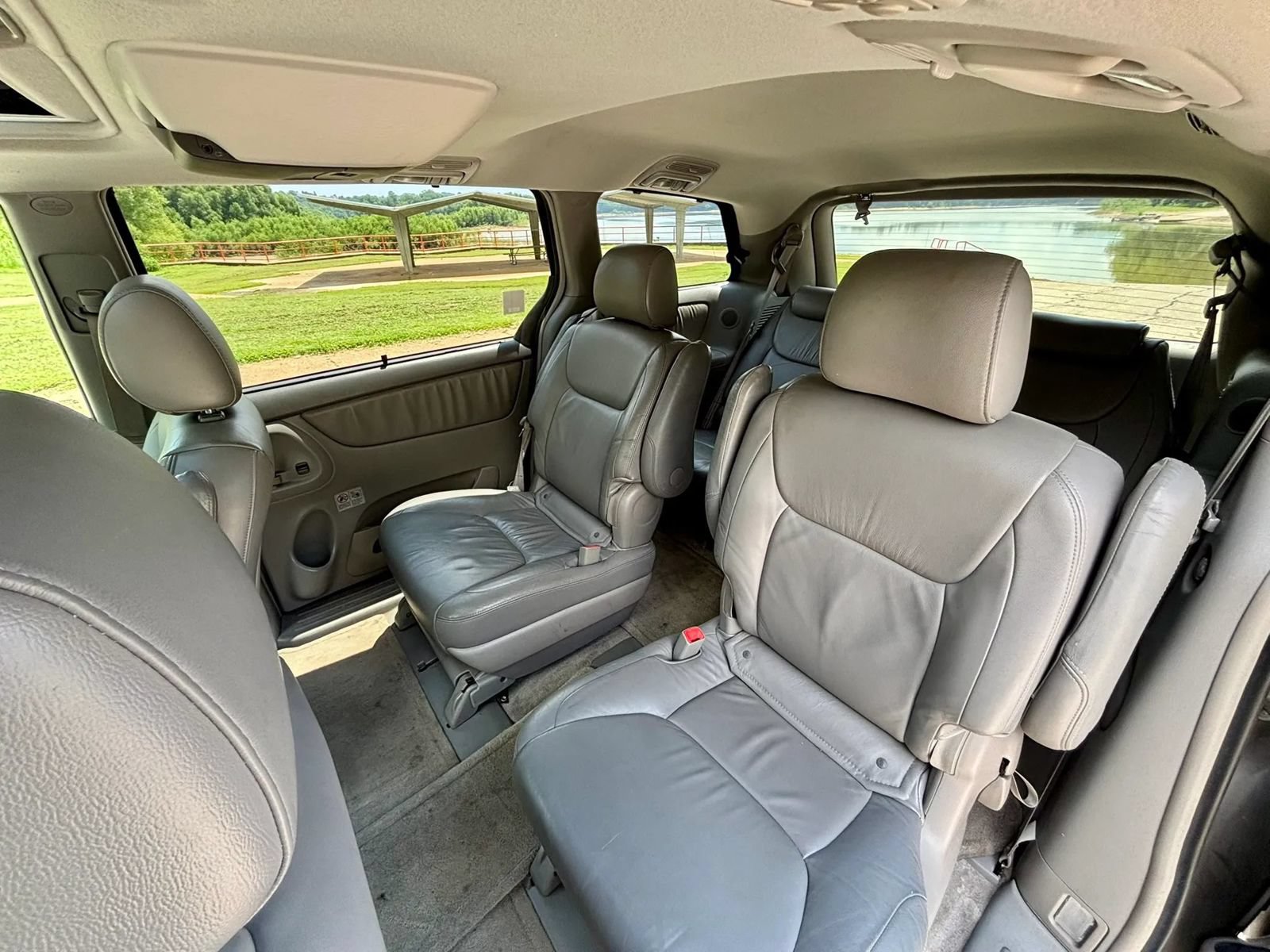 Used 2005 Toyota Sienna XLE Limited AWD/4WD image 12