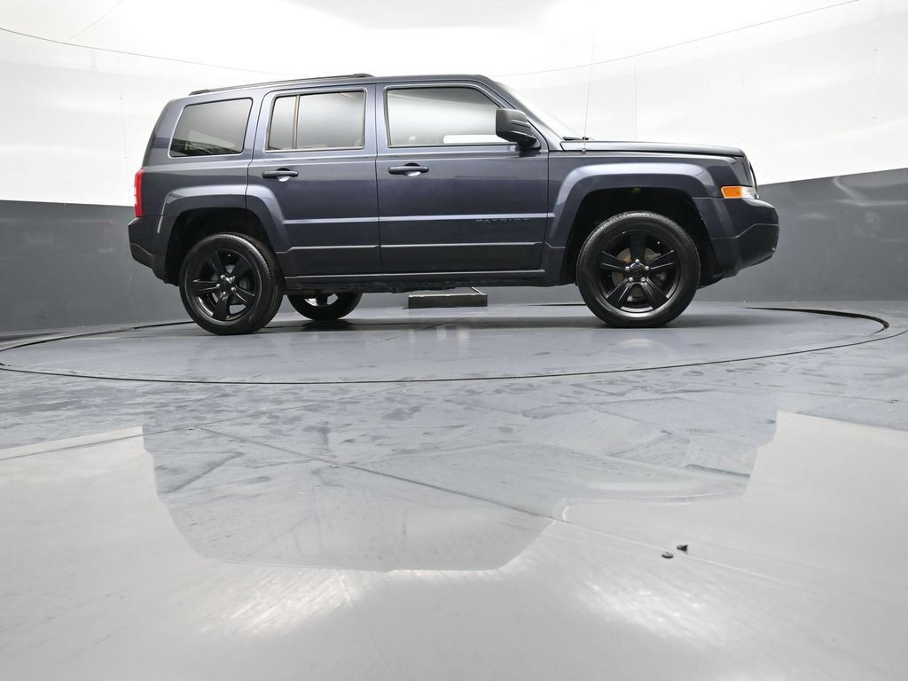 Used 2015 Jeep Patriot Sport w/ Power Value Group FWD image 28