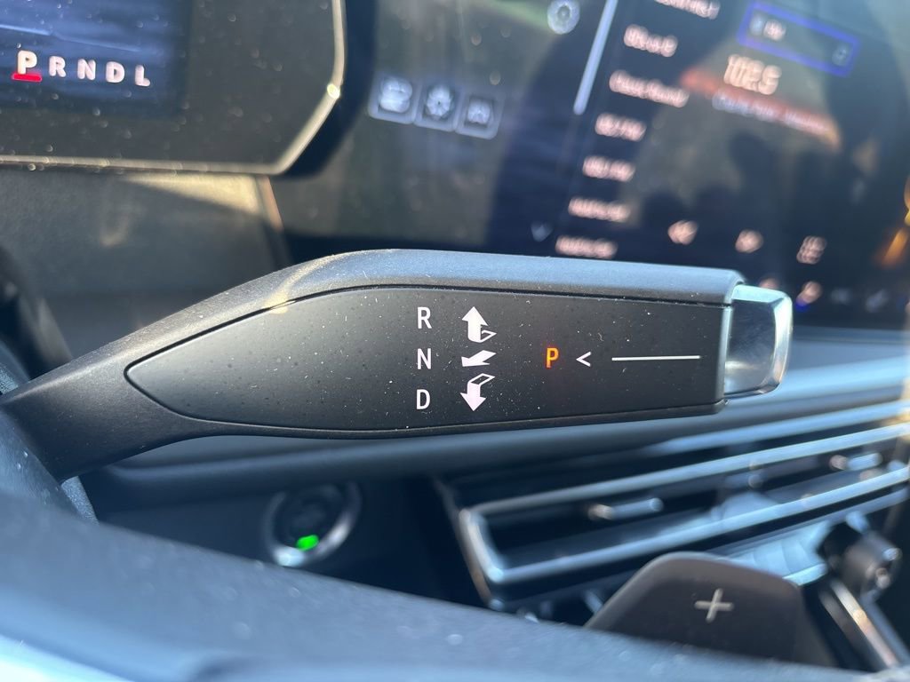 Used 2025 Chevrolet Traverse LT image 23