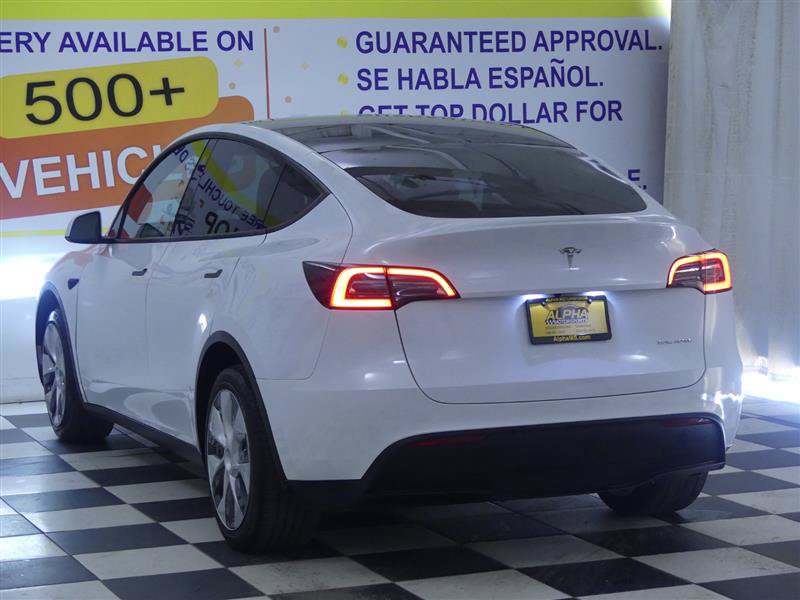 Used 2023 Tesla Model Y AWD image 4