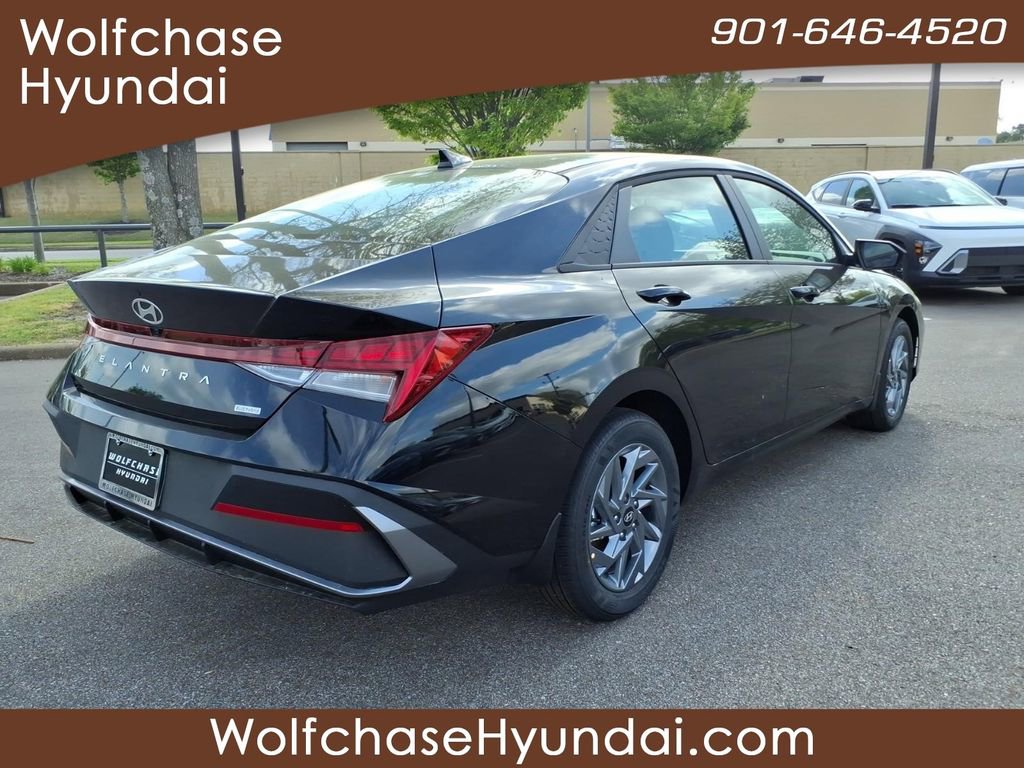 New 2026 Hyundai Elantra Hybrid FWD image 5