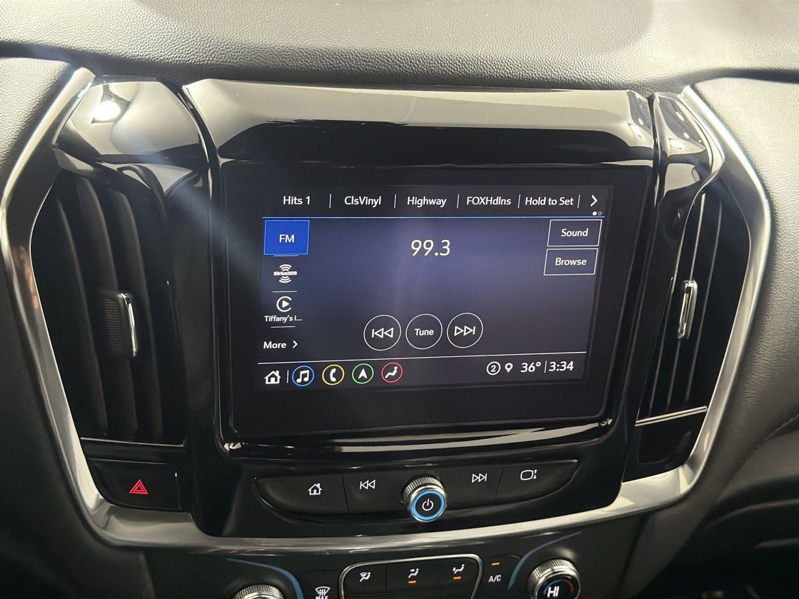 Used 2023 Chevrolet Traverse RS image 18