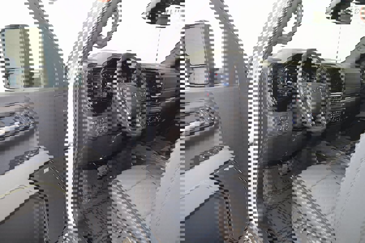 Used 2025 Chevrolet Silverado 2500 ZR2 image 46