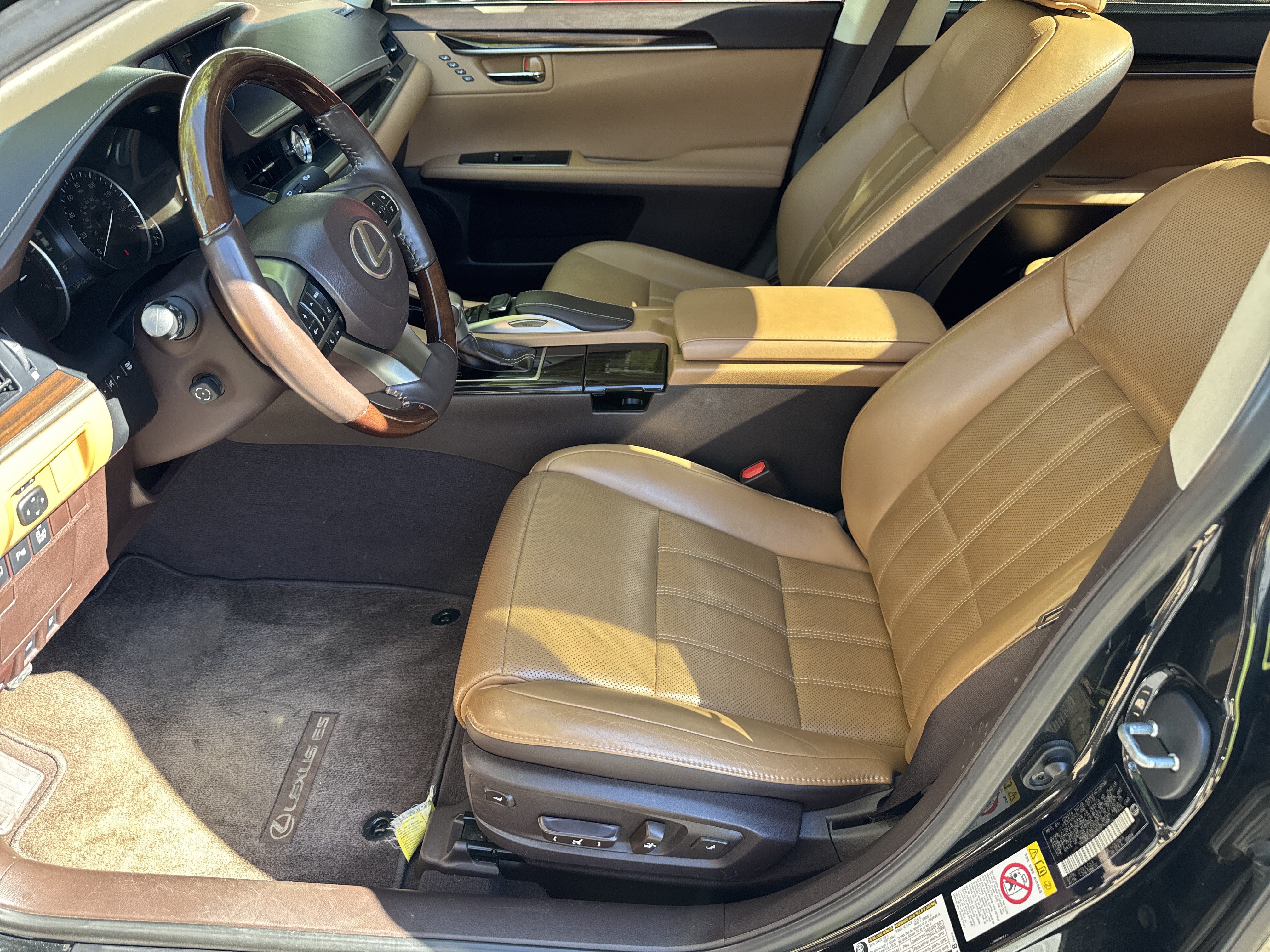 Used 2017 Lexus ES 350 w/ Ultra Luxury Package FWD image 9