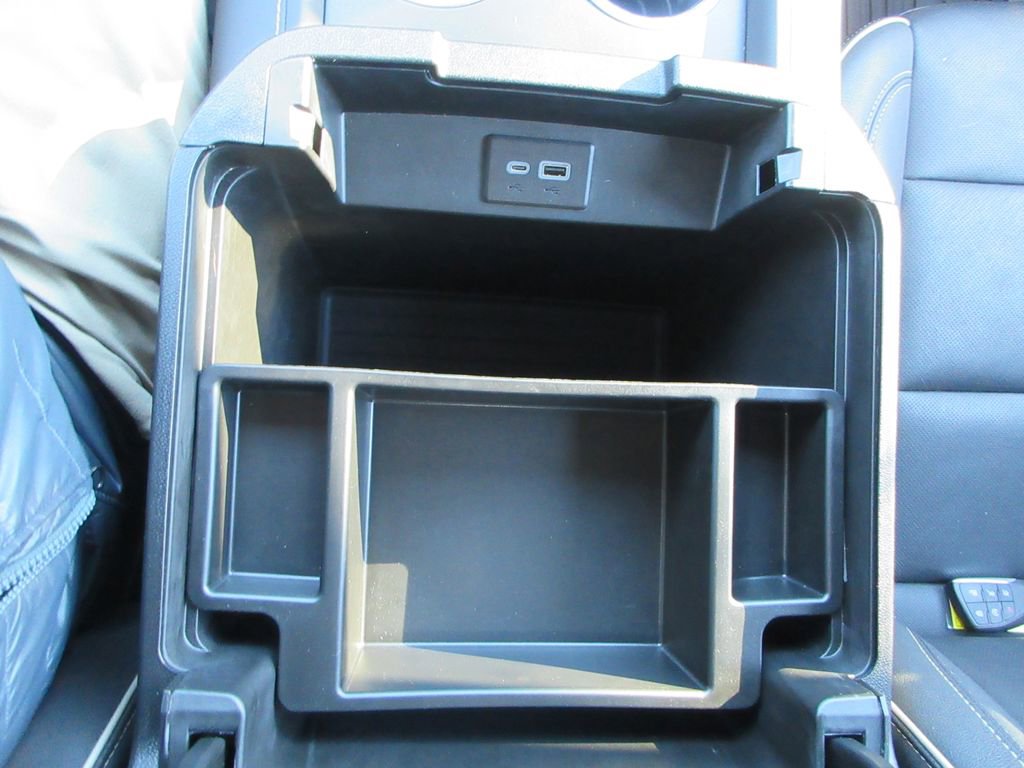 Certified 2023 GMC Yukon SLT w/ SLT Luxury Package image 31