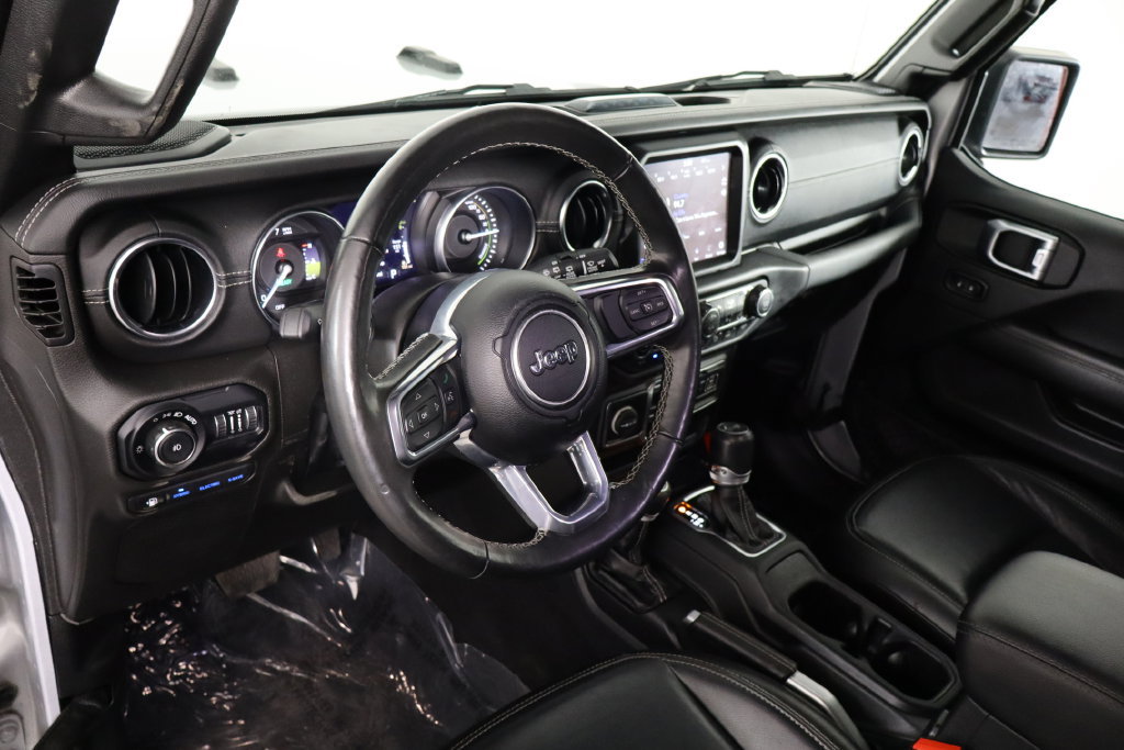 Used 2022 Jeep Wrangler Unlimited Sahara w/ Cold Weather Group AWD/4WD image 25