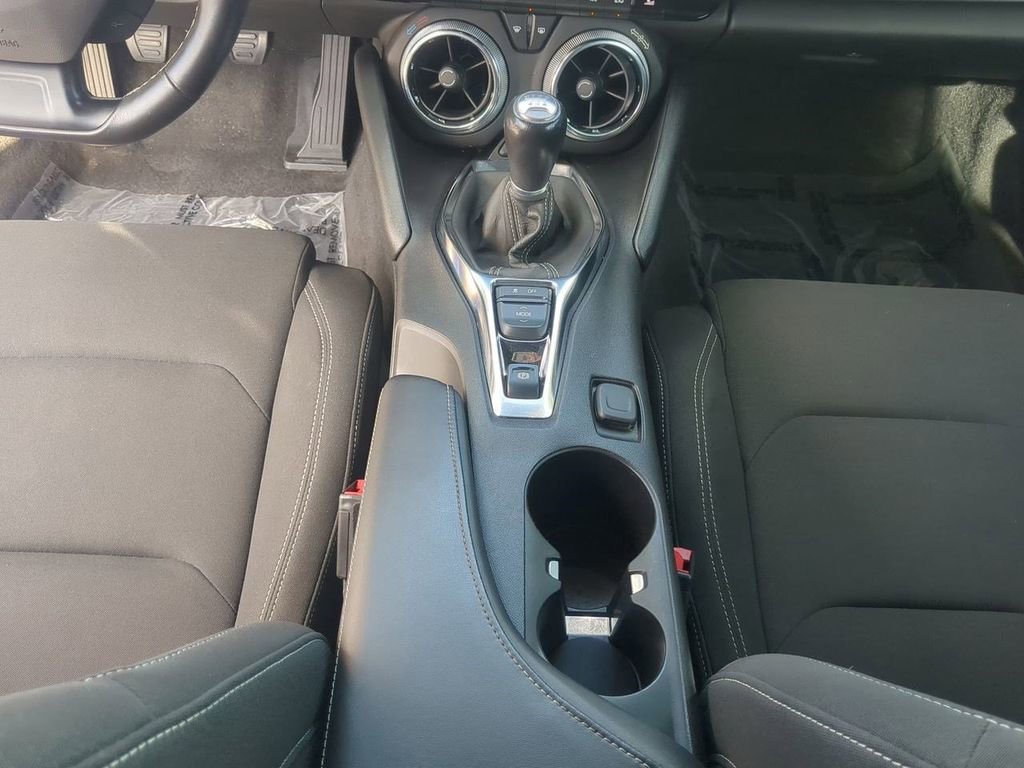 Used 2020 Chevrolet Camaro LT image 26