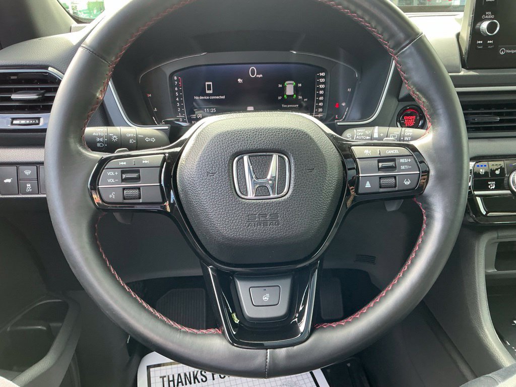 Certified 2025 Honda Pilot Black Edition image 46
